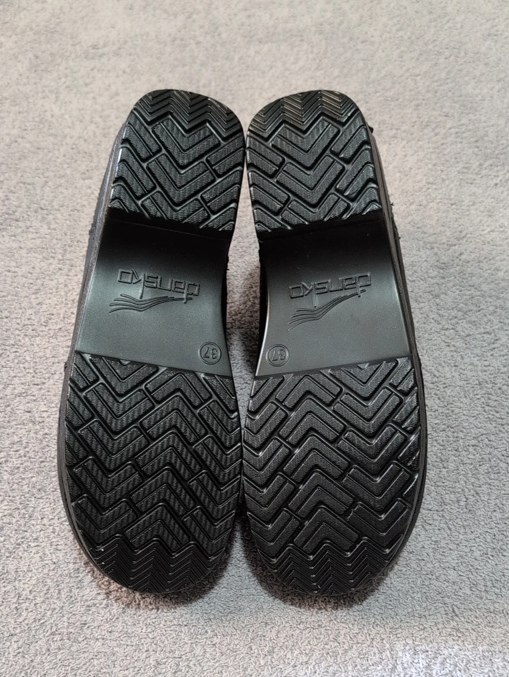 NWOT Dansko Black Frankie Chelsea-Style Ankle Booties Size 37